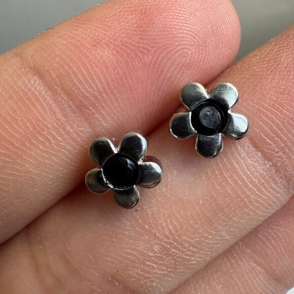 Sterling Silver 925 Flower Stud Earrings with Black Stone – Floral Petite Design - Picture 6 of 8